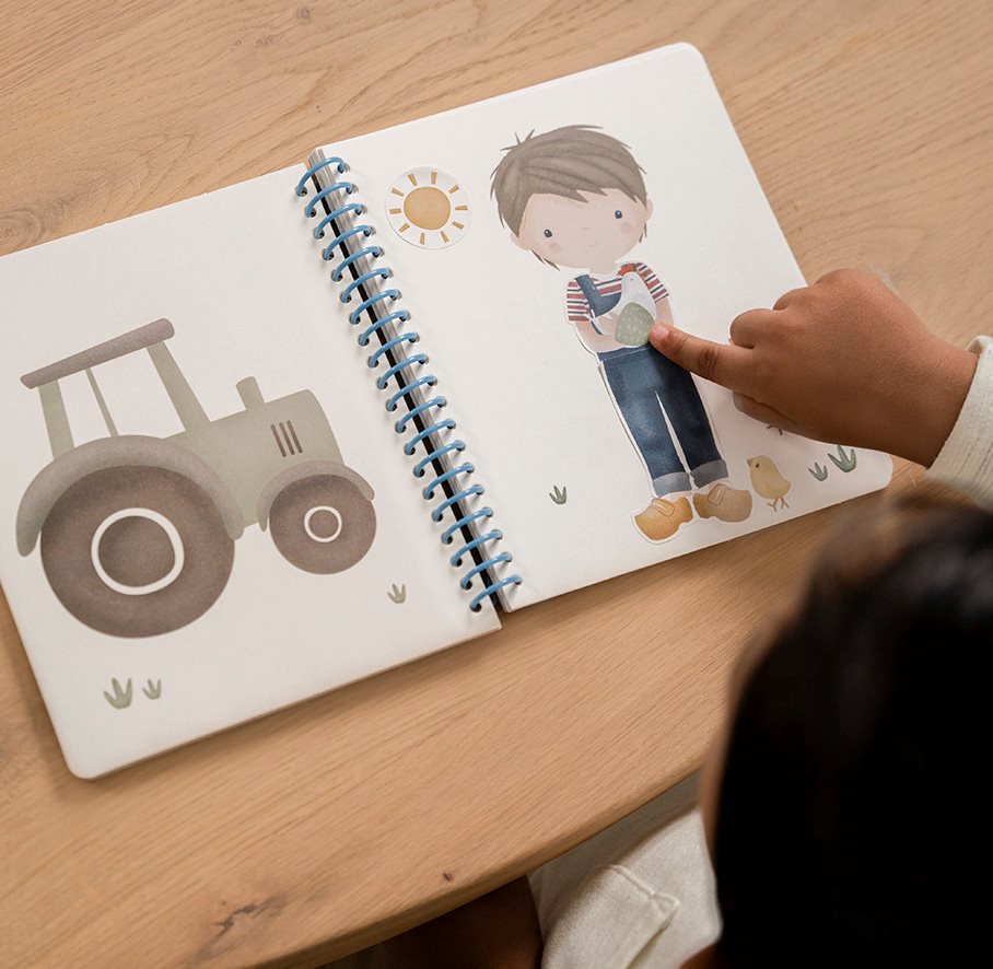 Aankleed- en stickerboek Jim & Friends