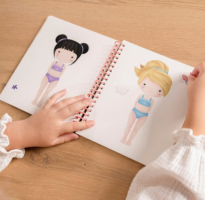 Aankleed- en stickerboek Rosa & Friends
