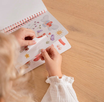 Aankleed- en stickerboek Rosa & Friends