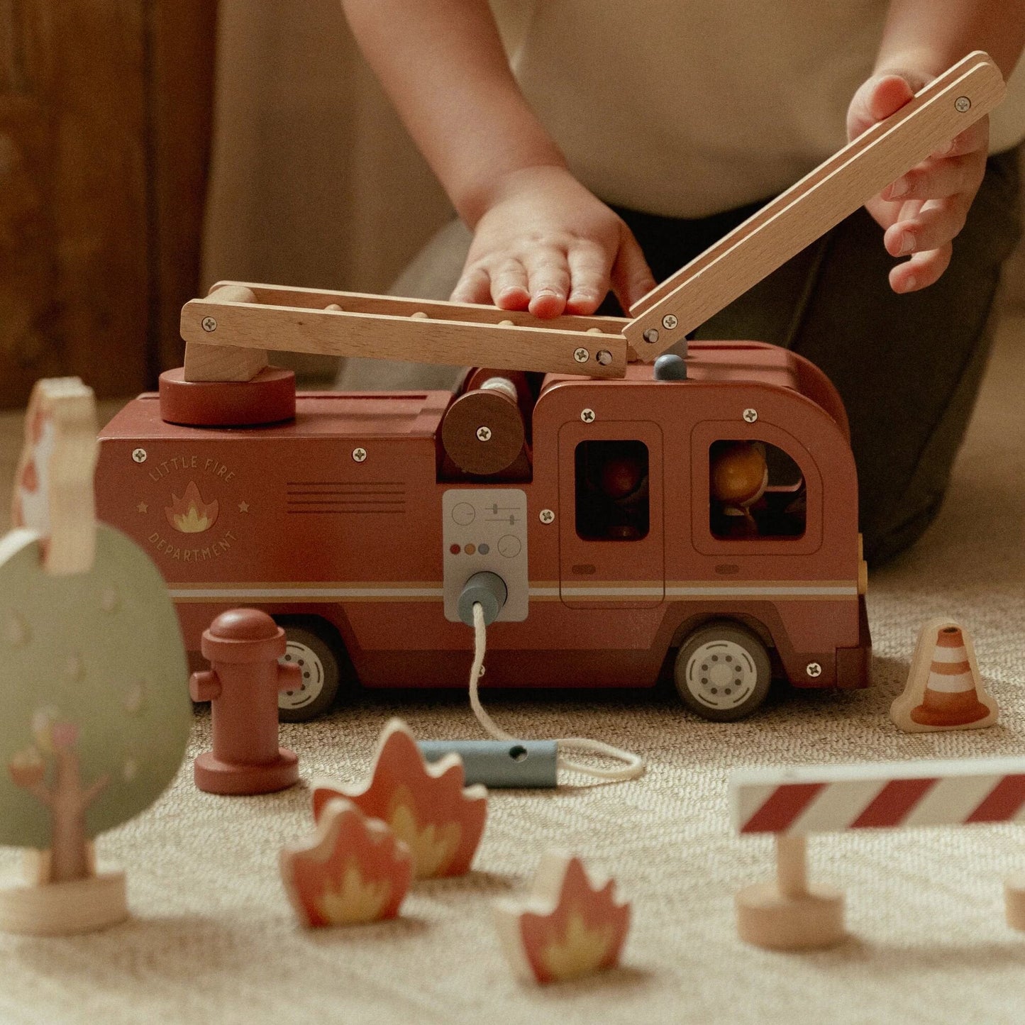 Houten brandweerwagen – Rood – Essentials