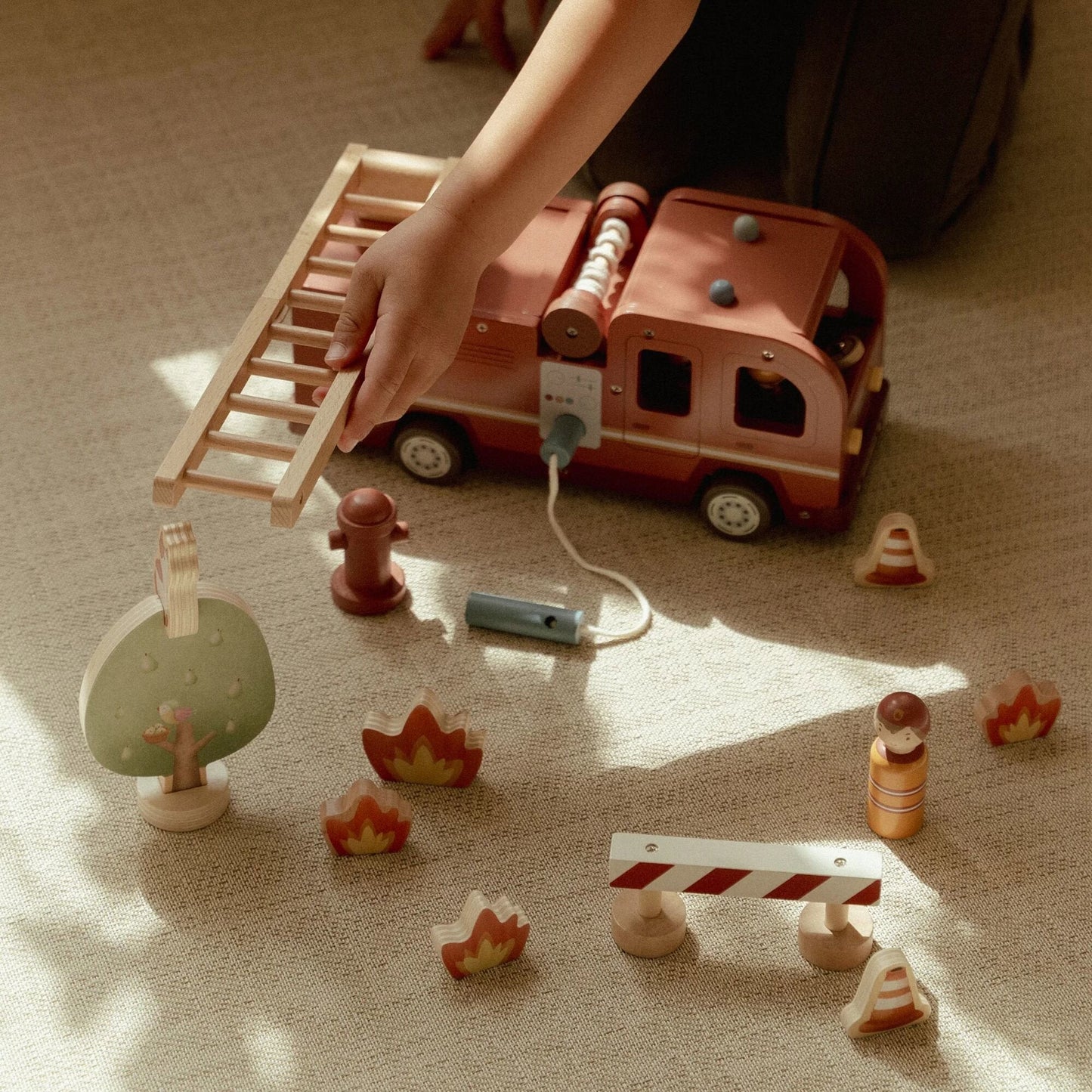 Houten brandweerwagen – Rood – Essentials